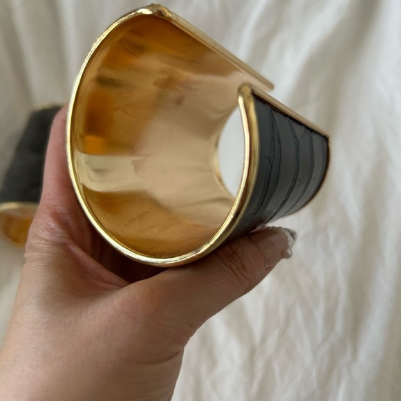 Black and Gold Cuff Bracelets set of 2 - Picture 3 of 4